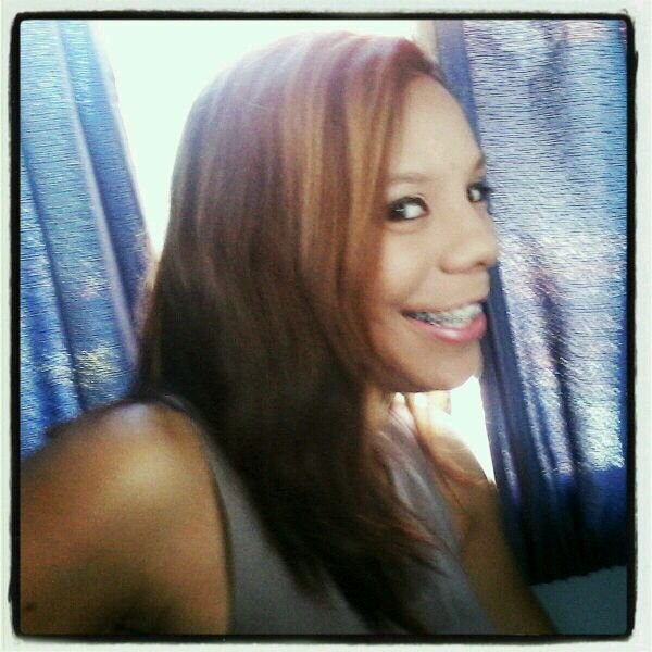 Allynecamargone's profile picture. Sou feliz pois,tenho Deus na minha vida,na minha carreira de Atriz,cantora,compositora e modelo, e sem ele nao seriamos nada... :)