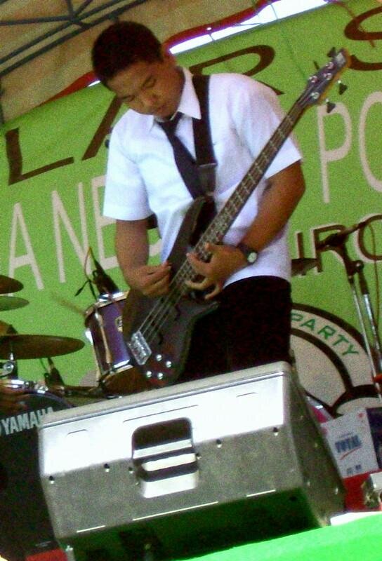.͡▹ Mechanical Engineering•AIOers•Cuber•Bassist•Love Basketball✉ singgihnawa@yahoo.com