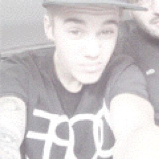 FOLLOW @yamellswaggy SHE FOLLOWS BACK!!(: