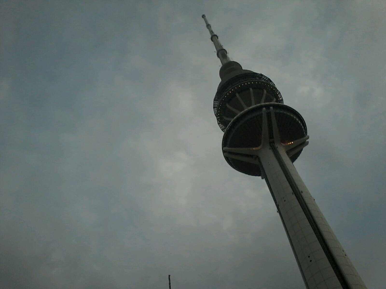 Tweeting about the latest IT jobs in Kuwait.