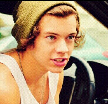 JuliaStyles_17's profile picture. ONE DIRECTION