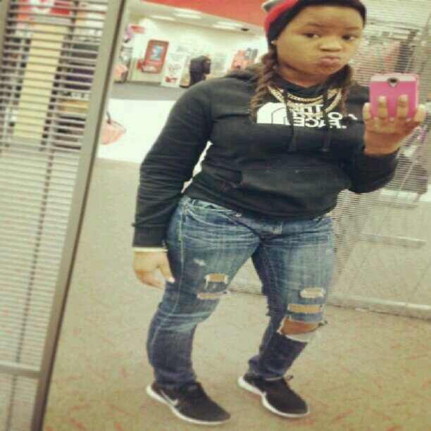 x_BossBytch's profile picture. Real Girls Arent Perfect And Perfect Girls Arent Real IG: __SimplyRed
