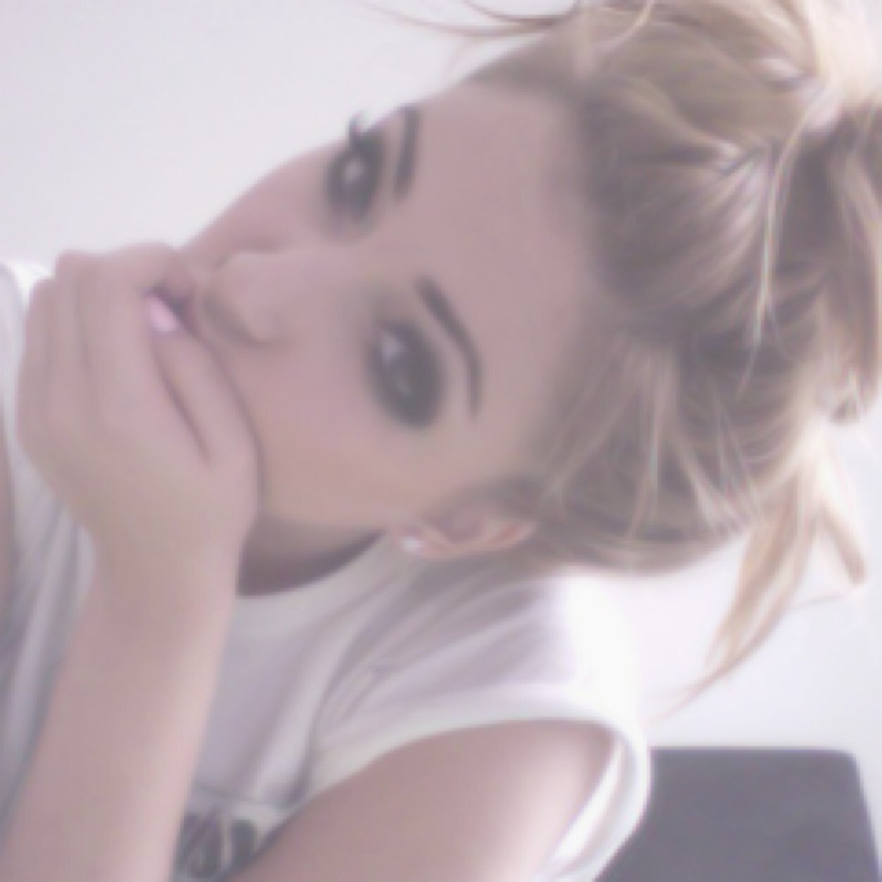Free follow. Dont follow me, follow @louxst ----Fback!
