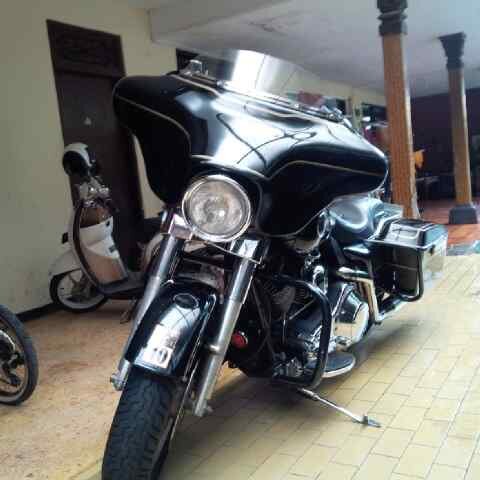 Owner Dhocut Sticker Gila  : Branding, Wrapping, interior sticker, IDMOC bali,  Property Developer, TDABali .. etc.