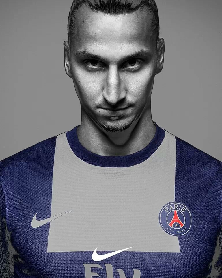 Joueur compétitif PS3 / AR évoluant dans le roster nFame  / PSN : ImKeiZo_ / 15ans . Paname
