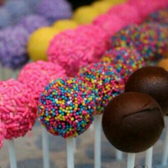 aebood's profile picture. استصعت على رؤيتك،حتى عندما أوشكت على رؤيتك في منامي\رن المنبه ☹☇