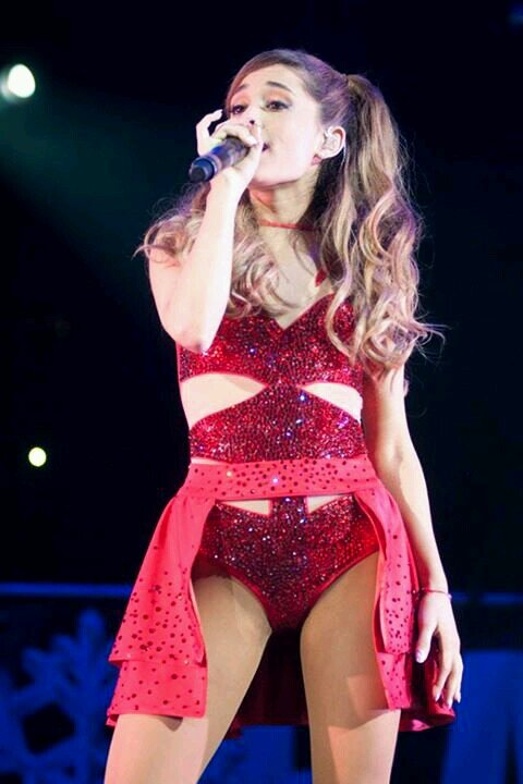 Hey it's Ariana Grande from Sam and Cat.|Sister:  @LoveKarina__   |Taken: I don't know anymore :( |Mainly weird | [Rp/Fl]