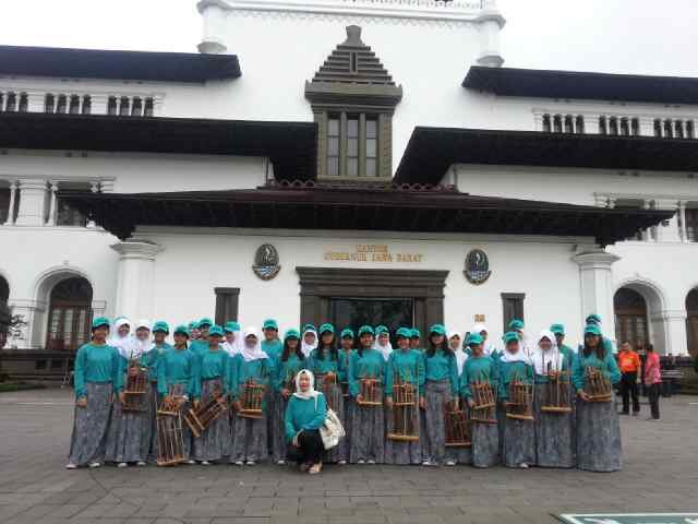Panglima_Bdg's profile picture. PUTRA, PUTRI LIMA? KAMI UNTUK LIMA!
Paguyuban Angklung Lima