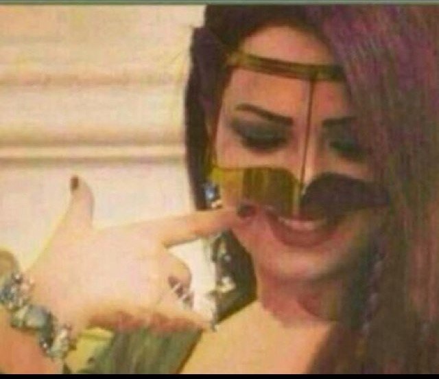 مهــــــــره اصيلة من سلالات الخيول.
 دون الشرف و العـــز ما ترضى بديل.