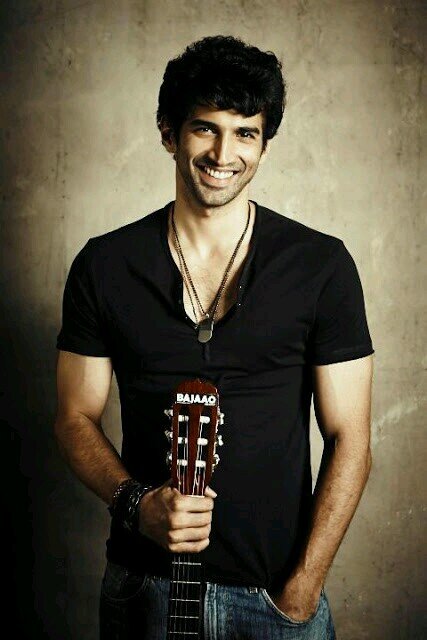 Welcome to the fanclub of the Handsome Hunk Aditya Roy Kapur.......