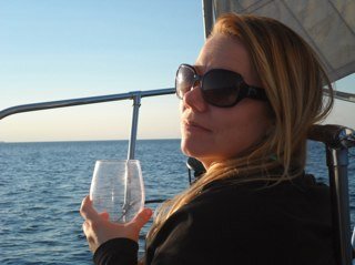 BellaSfida's profile picture. Working mom to teenager AND toddlers. Breadwinner. CrossFitter. Seeker of quiet and sleep. Addicted to whiteboards, smart people and high heels.