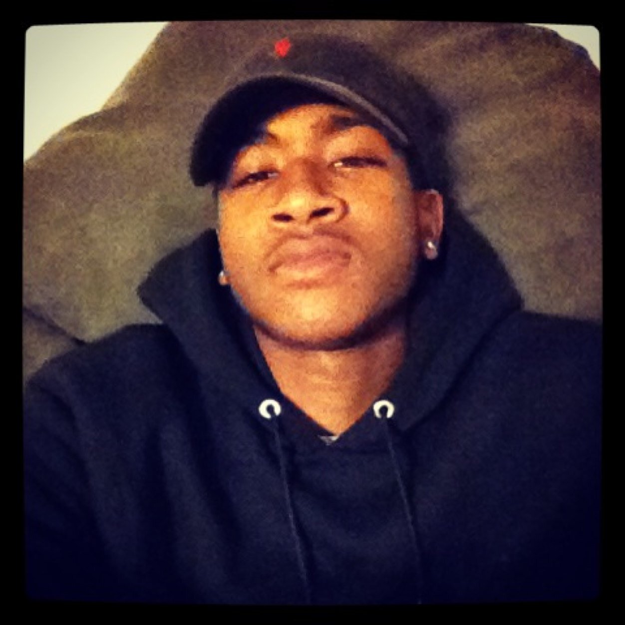 I ONLY FOLLOW FEMALES /NO NIGGAS WILL BE FOLLOWED!! #RPE #GetMoney #NP