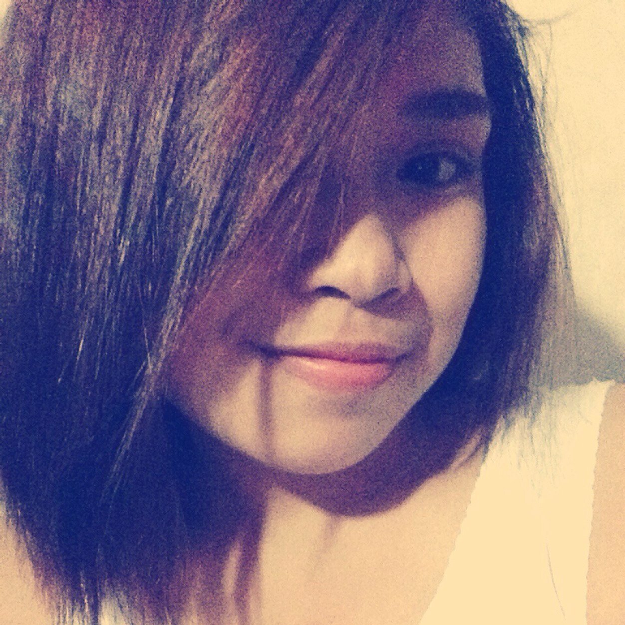 I'm wearing this smile that i don't believe in, inside I I feel like screaming . And just a simple girl wid a BIG dreams xD Follow me on Instagram @Sydney0118