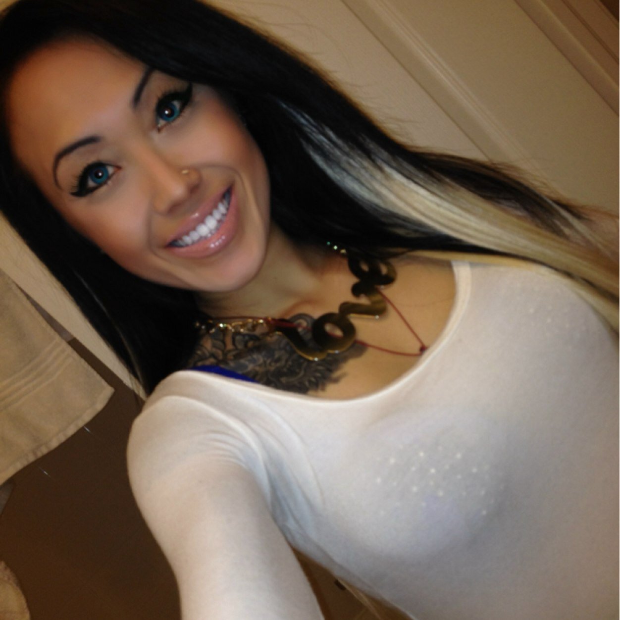 The Asian Caucasian sensation //Child of god // Mother // WIFEY//Toronto Maple leaf super fan //avid shopper //OFFICIAL boss bitch