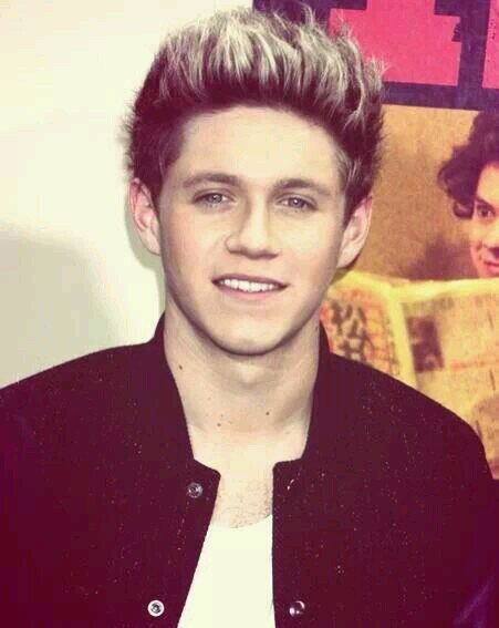 I'm a Directioner, Mixer! :3 Follow me, and i follow back. :)