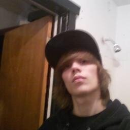 mikeymikeboi19's profile picture. 