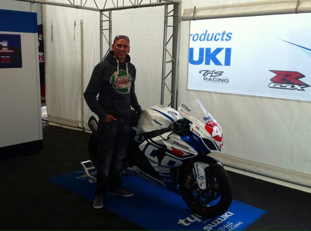 64Dix's profile picture. Loves bike sport,keen cyclist/runner.