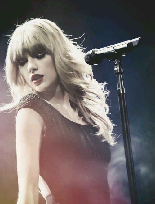 Taylor Swift. Gryffindor. Lostie. Stark & Targaryen. Tribute. Oncer. Vampire Academy, etc. I'm not a princess, I'm a khaleesi.