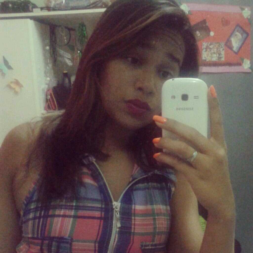 meiga i abusada,complicada i perfeitinha,observadora,enfim,ninguém eh obrigado gostar de mim :* a AFA me espera...