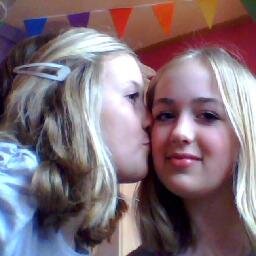 bffjs sinds 12-04-09 ~blondjes ~maniac's ~arianatorS ~12jaartjes~chillenn~jebentmnallesxanne~mnperffechtiexkellie ~beliebers voor ever ~#14 word top ~apeldoorn
