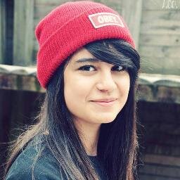 Moi c'est Sarah, j'ai 16 ans. bienvenues sur mon twitter