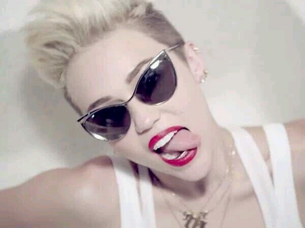 Just a big Miley's fan! Love u Miley:*