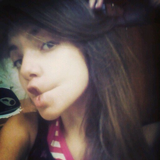 Instagram: @giiovanna_oficial, Menina, 11 anoos, feliz, amoo Deus, corinthianaa...