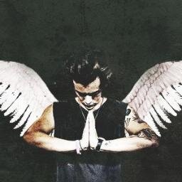 #Directioner
#Larry Shipper