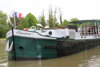 BargeMeanderer's profile picture. Deluxe 6 passenger Hotel Barge Meanderer. Unparalleled food, wines and service. Bike, golf, walk, visit chateaux, or simply relax on our teak deck.