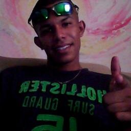 vivos somos traidos presos esquecidos e mortos so deixamos saudades ..