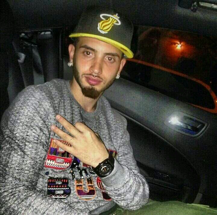 white_is_back's profile picture. rip pluto .... fuck a bio