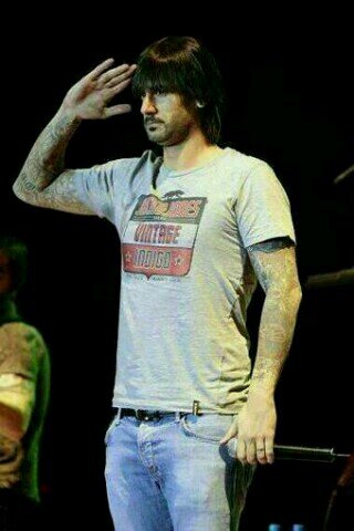 [10 DE DICIEMBRE 2013]Mi Dios?No está en el cielo está sobre el escenario RAMÓN MELENDI ESPINA.Un 08/08/2013 volví a tráficar.GUERRERO Y MADRIDISTA