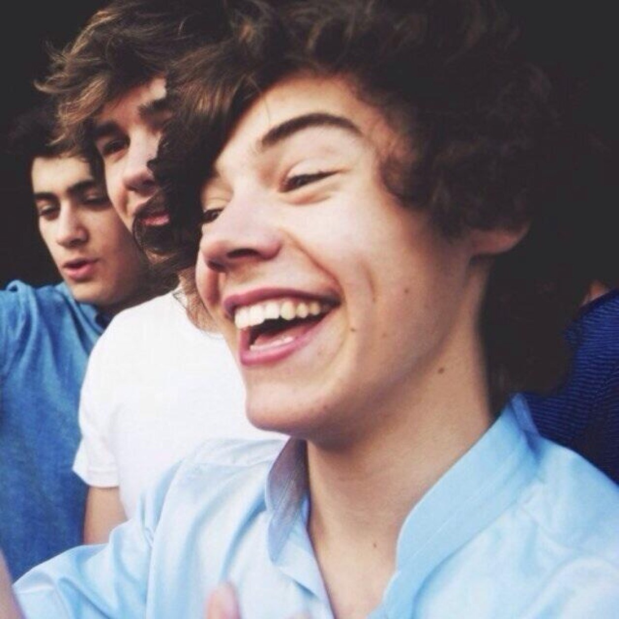 FREE FOLLOW from @harryfxckks no need to follow back but it would be nice of you, have a good day(: ily guys