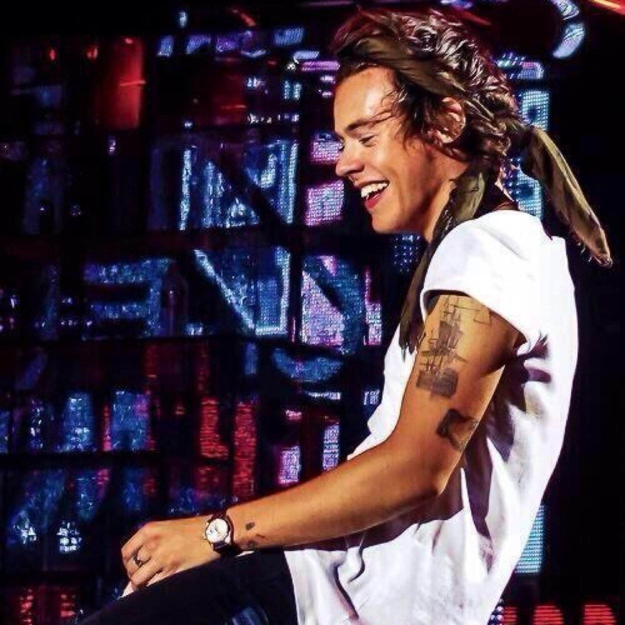 FREE FOLLOW from @harryfxckks no need to follow back but it would be nice of you, have a good day(: ily guys