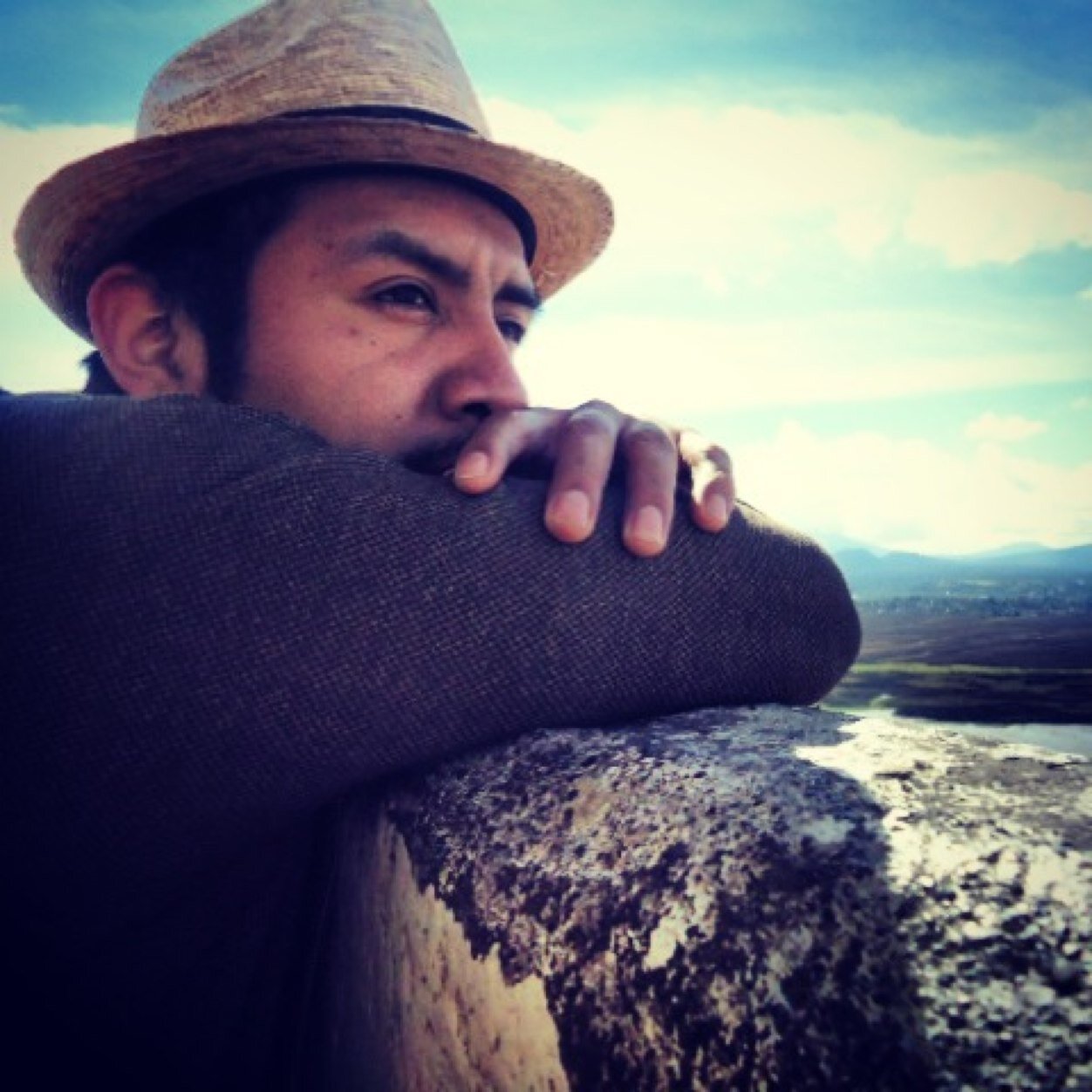 Mi oficio es la Arquitectura e investigación del Espacio Público. He colaborado en @Yaconic. Cofundador del festival @boogiemasterHH