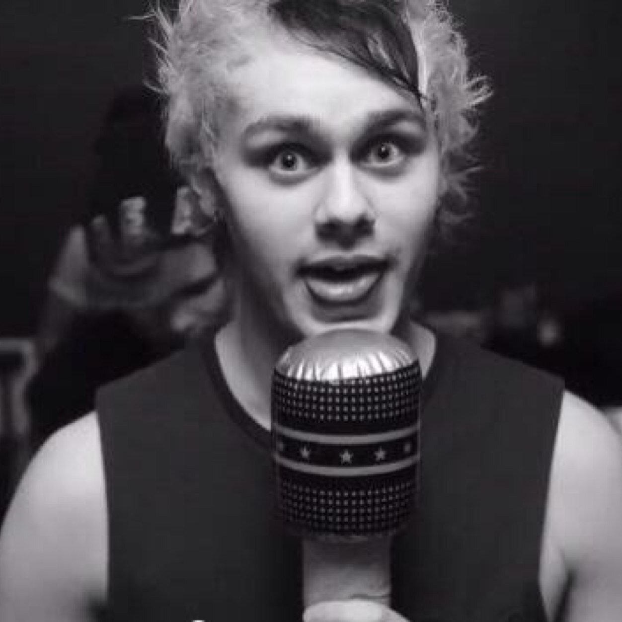 @dazzledclifford ilysm