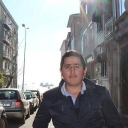Öncelikle 'Diğerlerinden bi farkın olsun.'
Küfür ederim,Saçmalamayı severim. Bir
fenomen değilim. Totomda kalkık değil çok
sempatik biriyim lan.