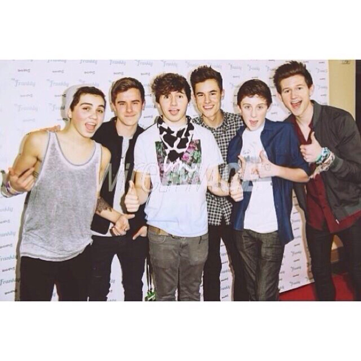 you just got a free follow, yay! go and follow my main accout @indigocaylen