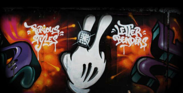 soy buena onda me gusta hacer muchos amigos me sigues te sigo me dejas de seguir te dejo de seguir asi de simple. ARTE URBANO