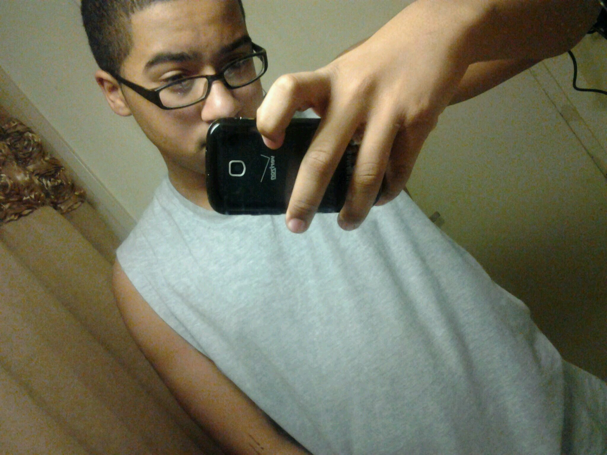 ★ps3 player tweet me if you wanna play ★mostly play cod and gta ★I am a realy funny guy ★love to fool around somtimes ★ music lover ★wish I could think of more