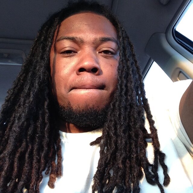 I see u lookin, witcha lookin ass...follow me, ill follow back, I'm just a real nigga chassin money & dreams...