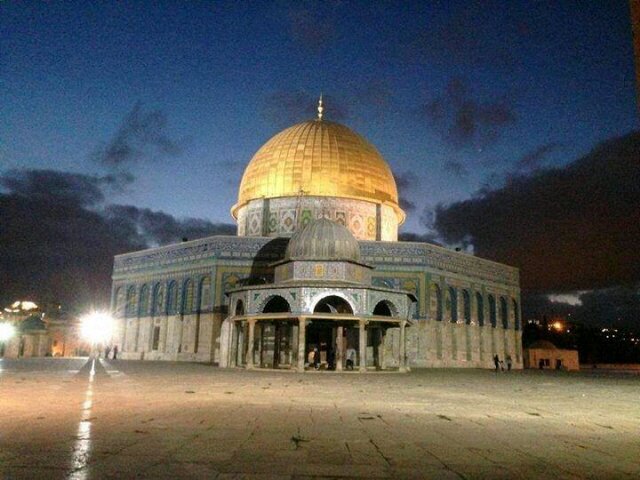 ‏بسم الله الذي لا يضرُّ مع اسمه شيء في الأرض ولا في السماء وهو السميع العليم  ( ثلاث مرات)