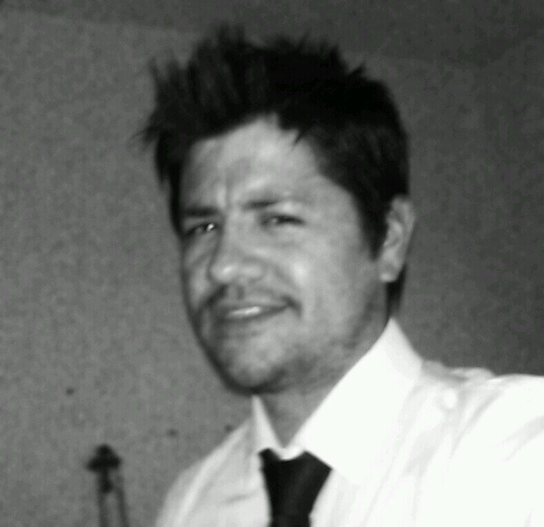 baborongo's profile picture. Buenpedista. Oasis Fan,U2,Britpop,Grunge Noventero. Trainspotting Best movie ever.
Lic.en Cs de la Com. Actor de doblaje/Locutor. Beer lover !!