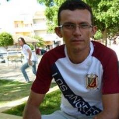 sou muito alegre e gosto de fazer amizade