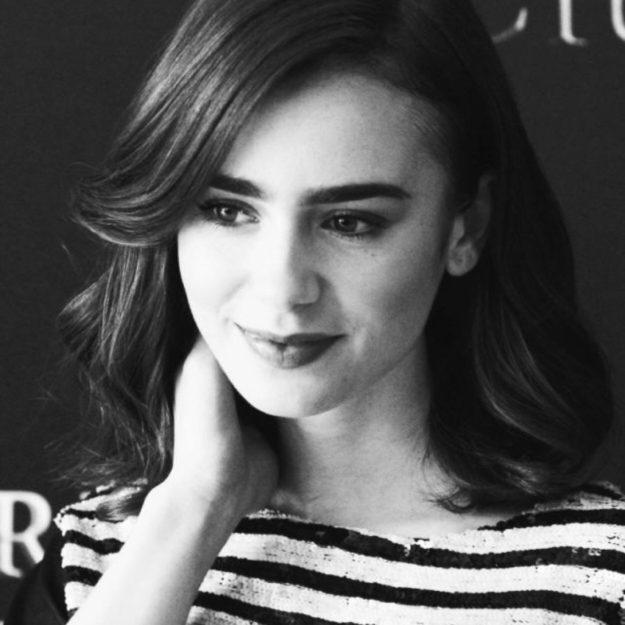 ❝I'm Bella, the daughter of the Red Queen. Tales were once told that pure hearts always win. m wouldn't dare to believe, but for me that was always reality.❞