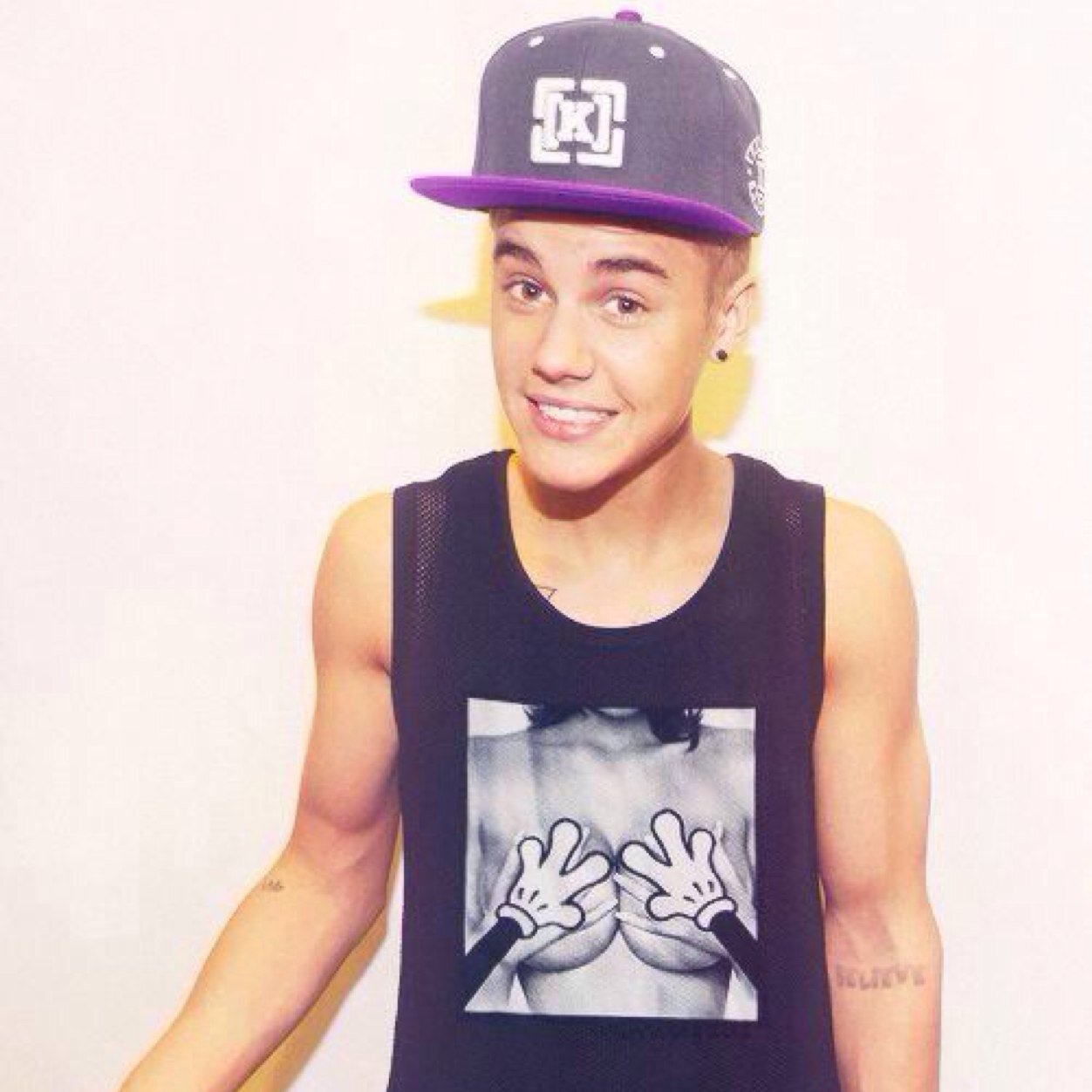 Justin makes me happy :-) He makes me laugh,and he is the reason why I believe in my dreams ♡♡♡ love him so much! • 30.03.2013 best day ♡ • #BELIEVETOUR •