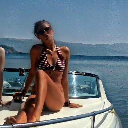 I love swimming and modeling........!!!!