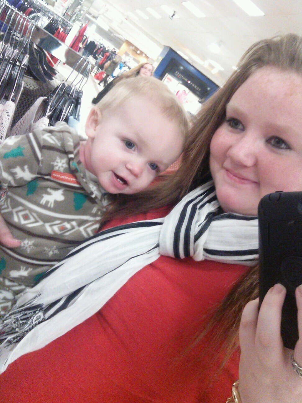Summer Renee! Mommy to Ryan Jacob Houtz, he is my whole world. Follow for Follow 3