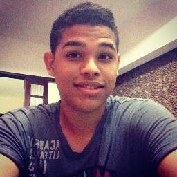 Sou de Fortaleza,gosto de praia,sair para o cinema,para festas tambem,sou do signo de gemios,e gosto muito de me agitar...