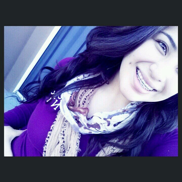 Del Valle HS | C/O 2017 | Single | IG-OHHMYSELENA_ | follow ill follow back,kaay? :3